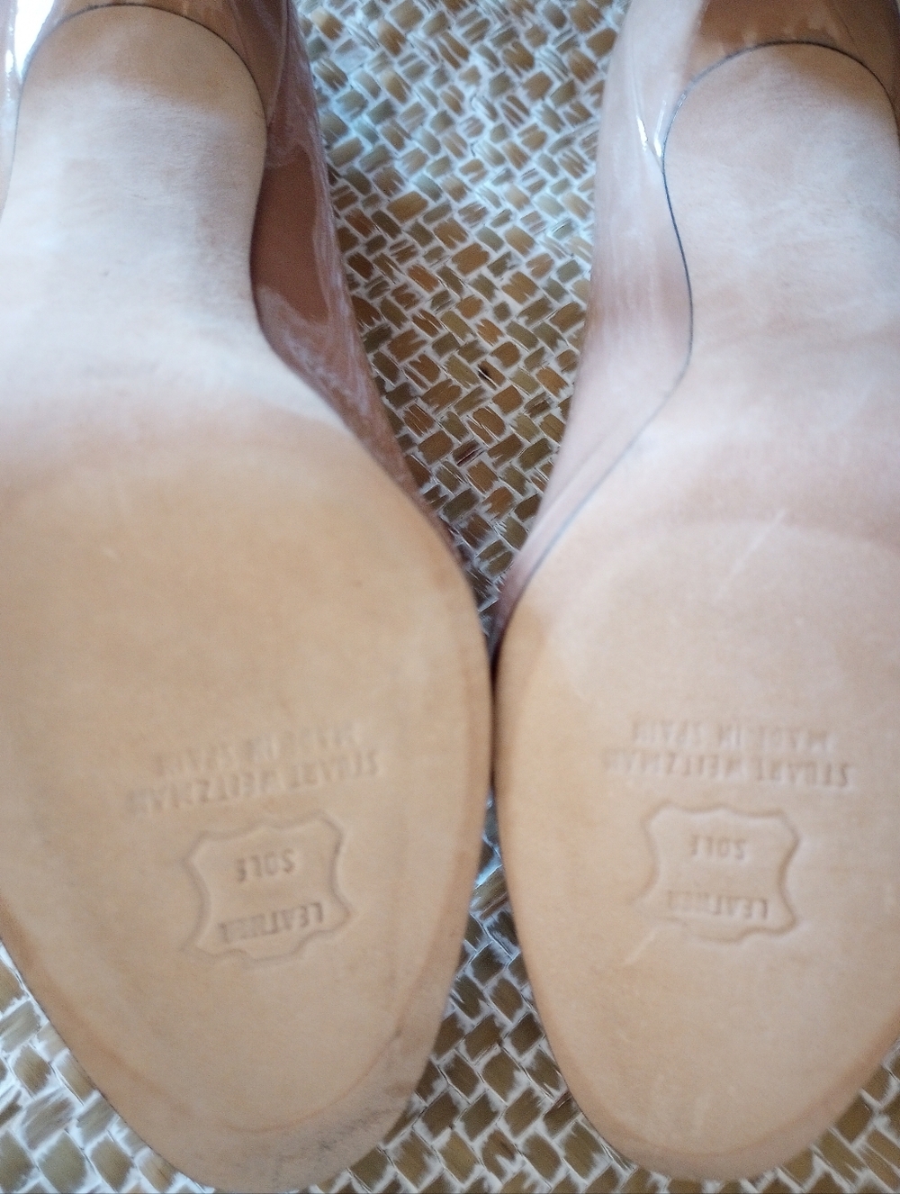 Stuart Weitzman Nude Patent Leather Heels Pumps Size 5.5 EUC - Picture 13 of 15